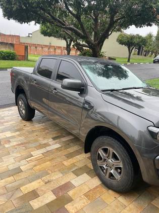 FORD RANGER 2.2 XLS 4X4 CD 16V DIESEL 4P AUTOMÁTICO